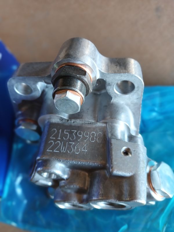 VOLVO 21539988 FUEL PUMP - Mantas Service